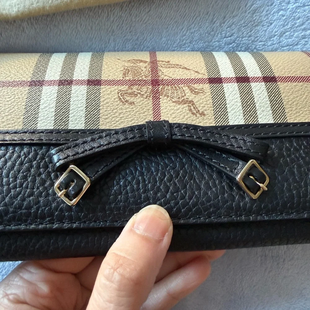 Burberry Beige and Black Plaid Wallet - Picture 14 of 16